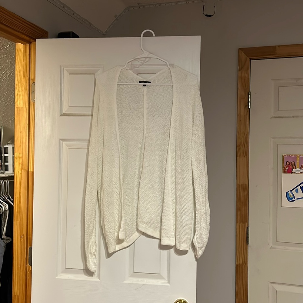 Oversized Cardigen size S/M (this is all i have wearing it)
